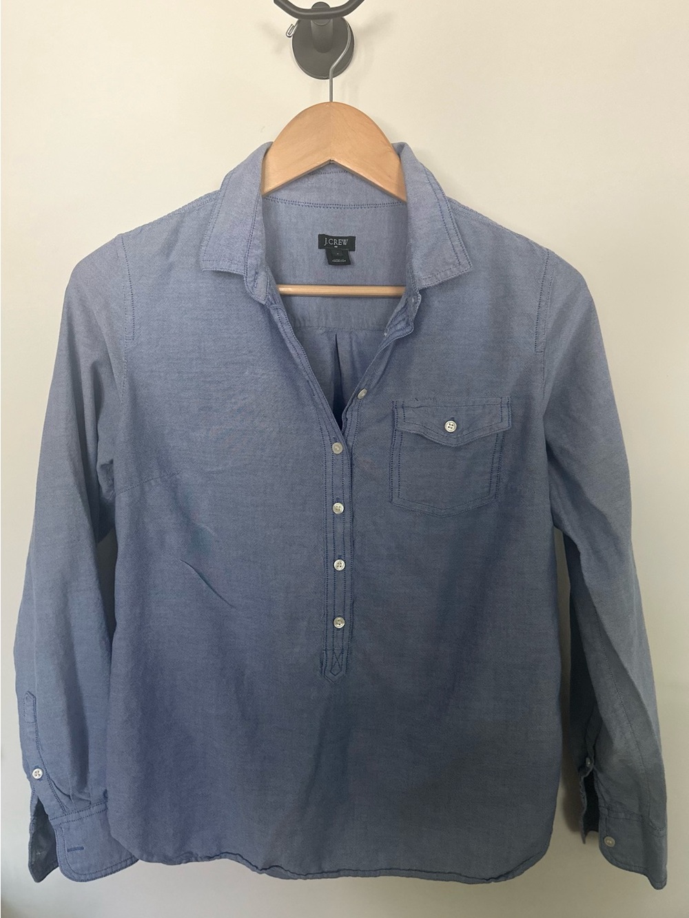 J. Crew Women’s  Chambray Blue Long-Sleeve Button-Down Shirt Size Small